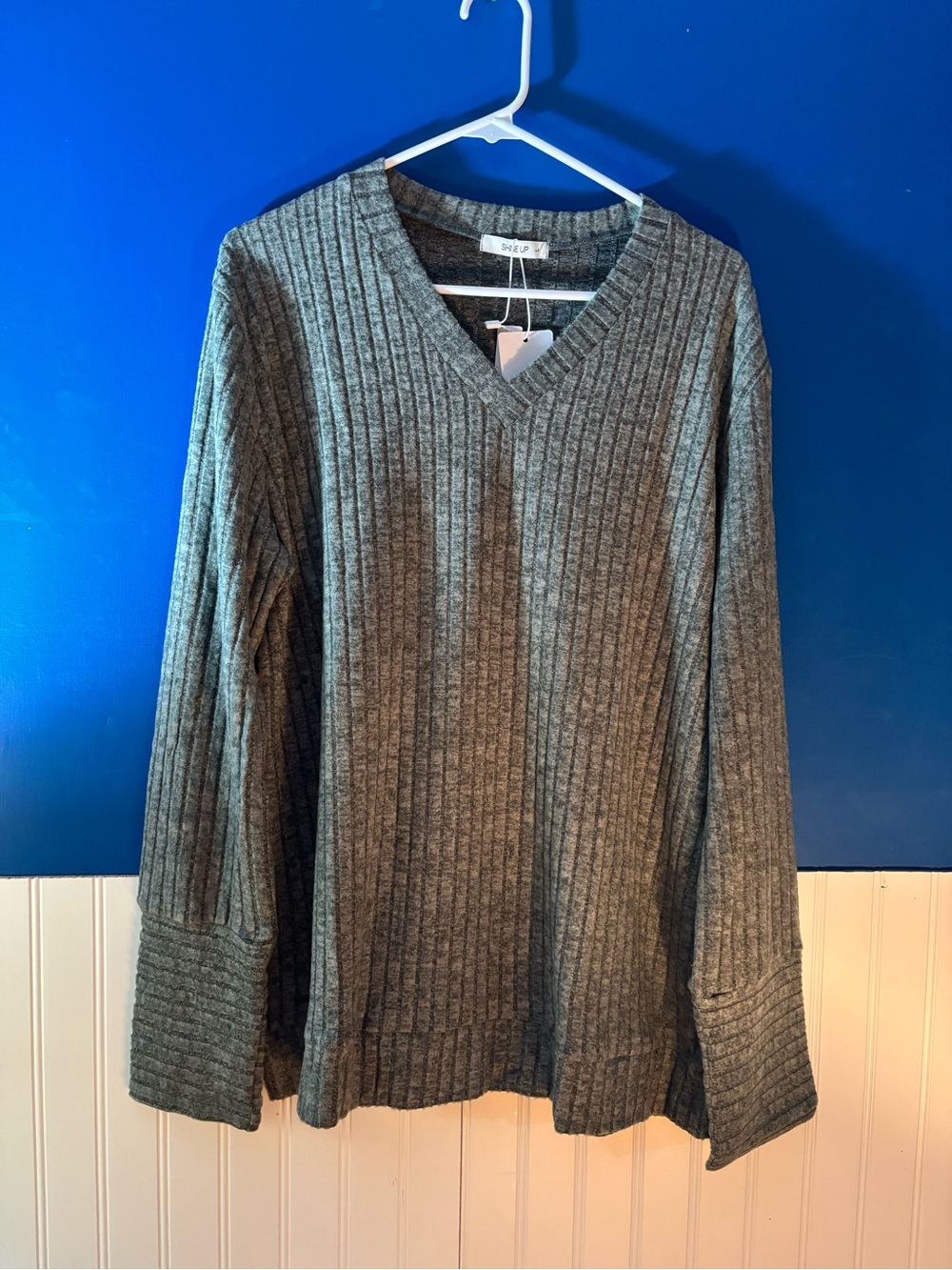 Women’s Green Ribbed V-Neck Sweater